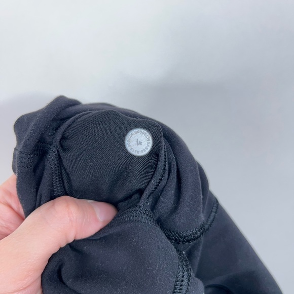 Lululemon Align Crop Leggings Black High Rise Soft Lightweight Athleisure Size 4 - Picture 7 of 11